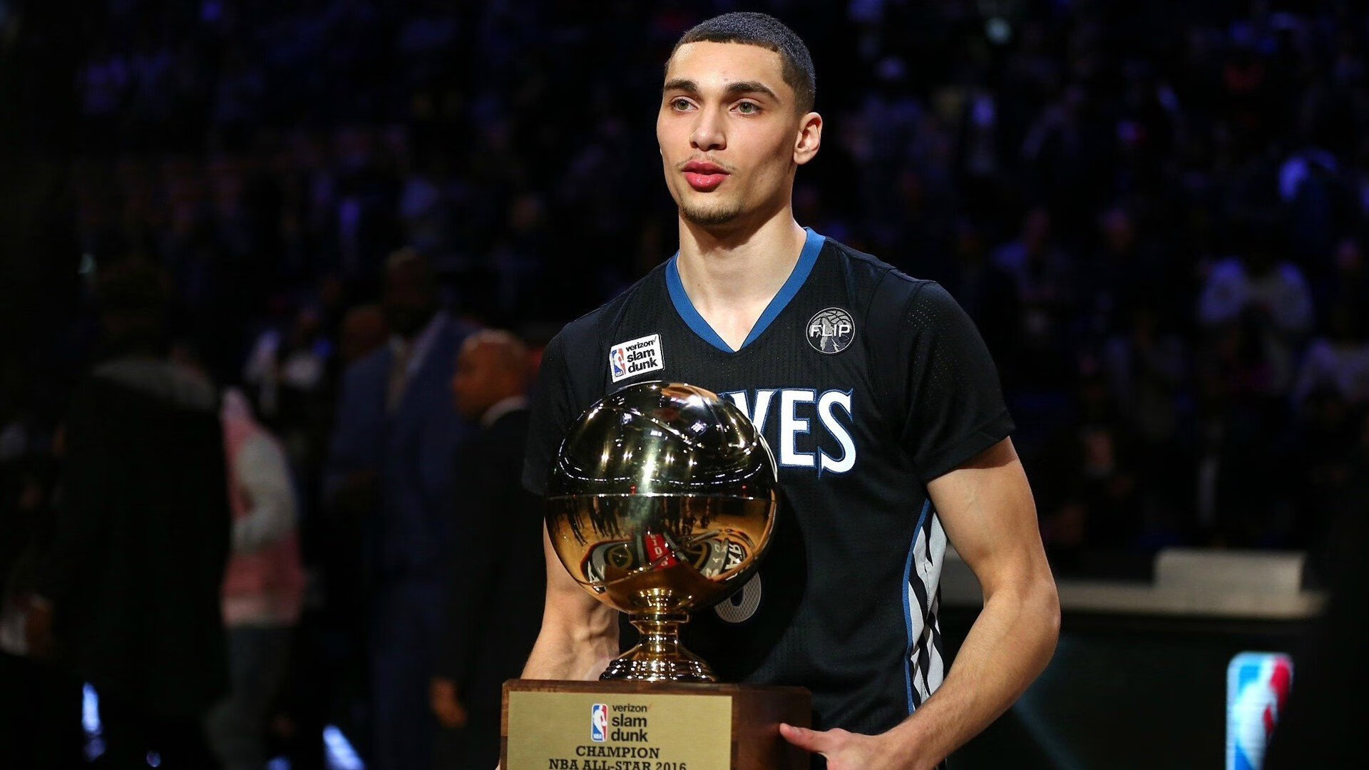 -NBA球衣销量榜公布，詹姆斯稳居第一文班亚马上榜，nba球星球衣销量2021